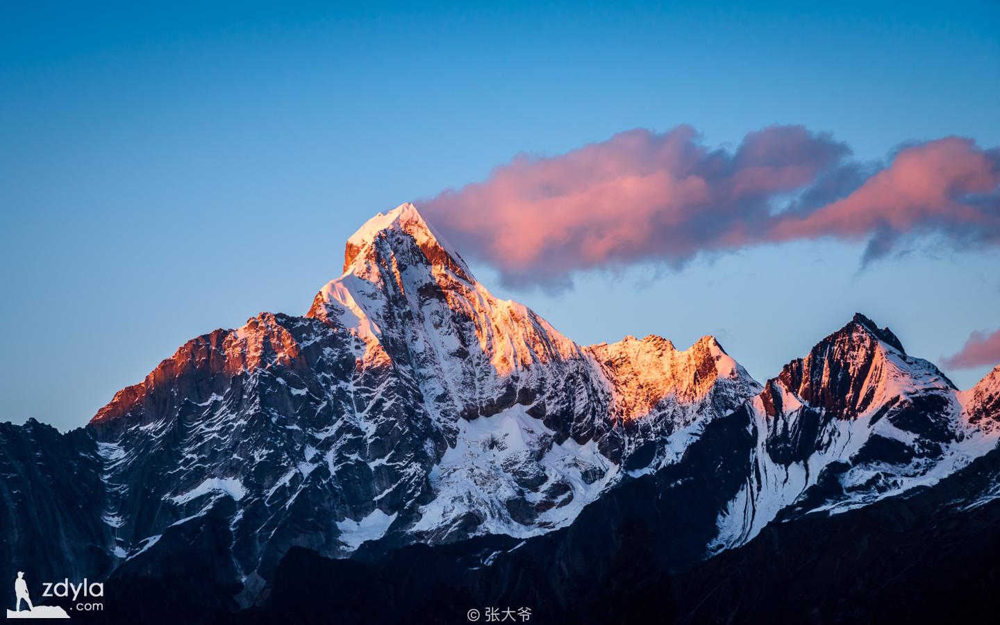Mount Siguniang · Sunset Golden Mountain